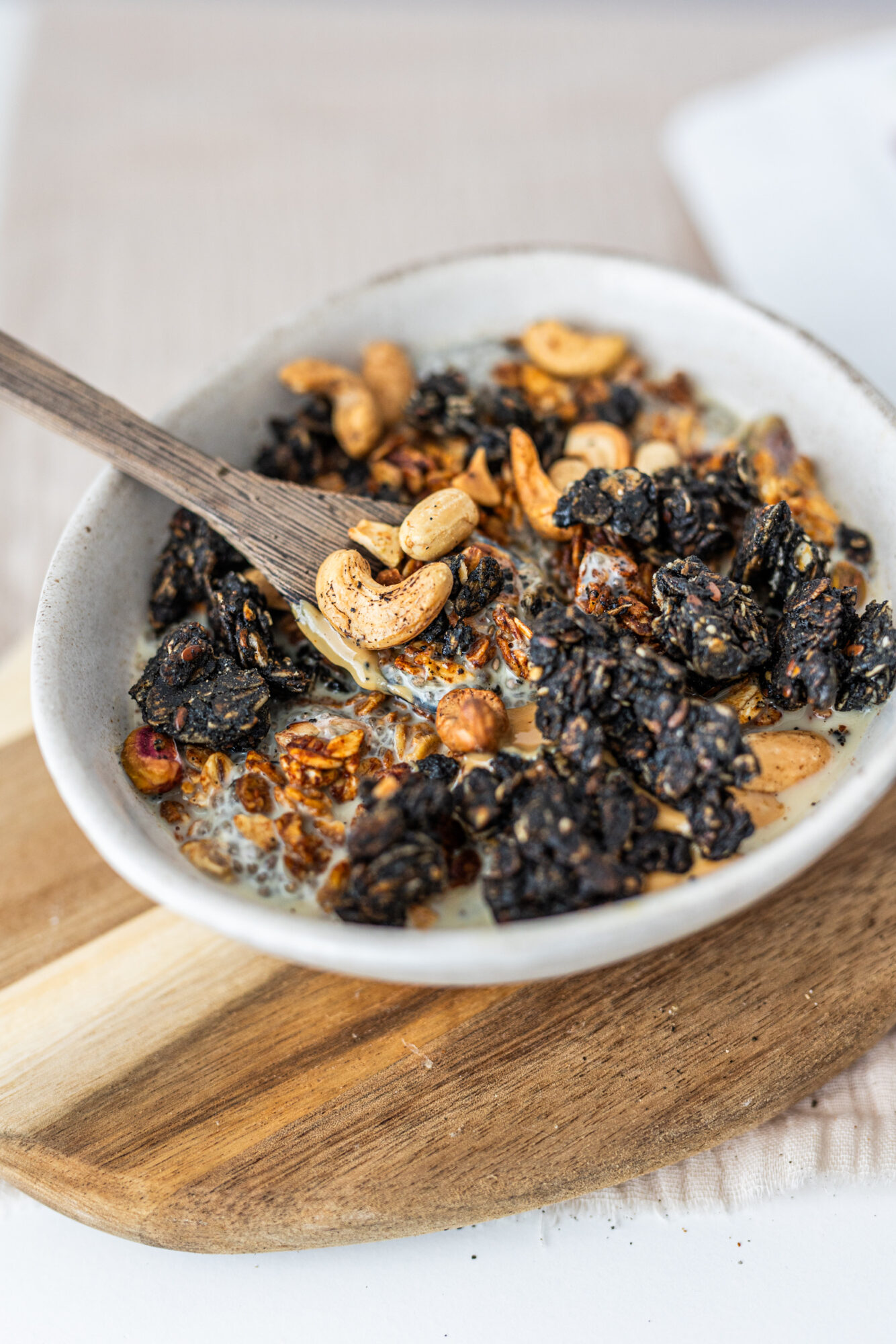 Granola cu Susan Negru